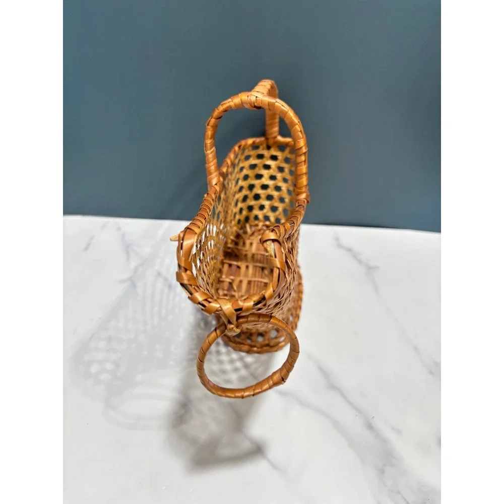 Vintage Wicker Wine Bottle Cradle Holder Woven Rattan Pourer Basket with Handle